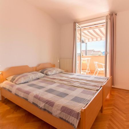Malinska - Apartment Glavas Экстерьер фото